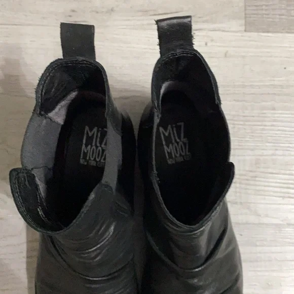 Miz Mooz Lissie Chelsea Boots - Picture 14 of 15